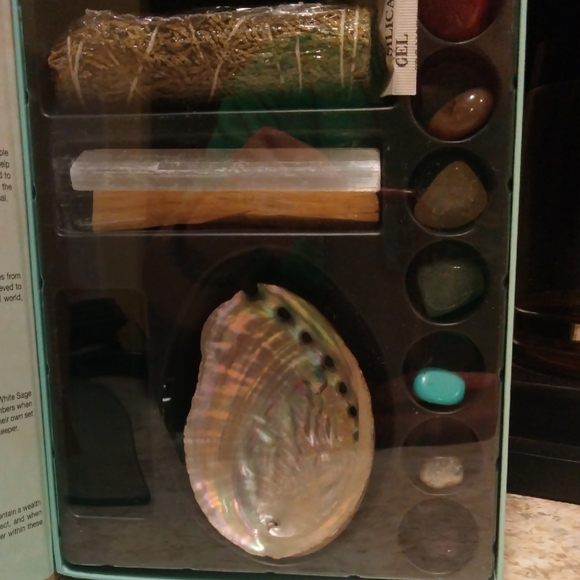 Smudge & Stone Wellness Kit - Multicolor - Picture 2 of 6